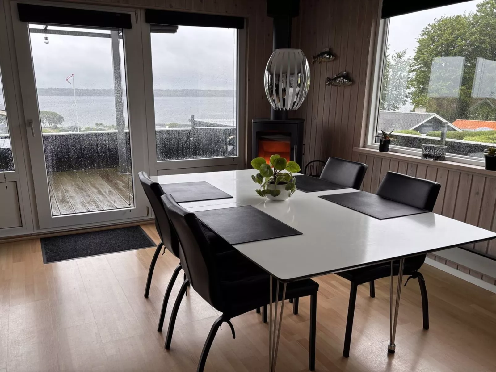 "Jenvold" - 300m to the fjord-Binnen