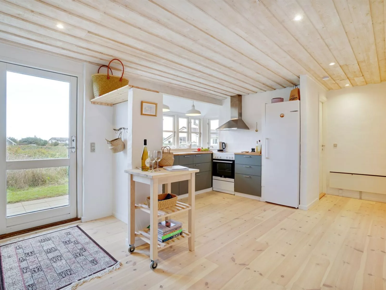 "Meindor" - 350m from the sea-Binnen