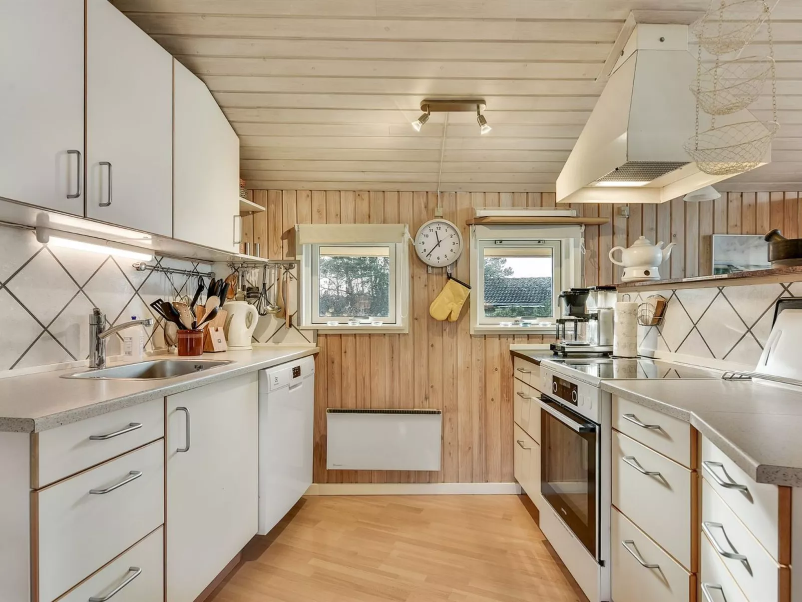 "Hjalmar" - 400m from the sea-Binnen