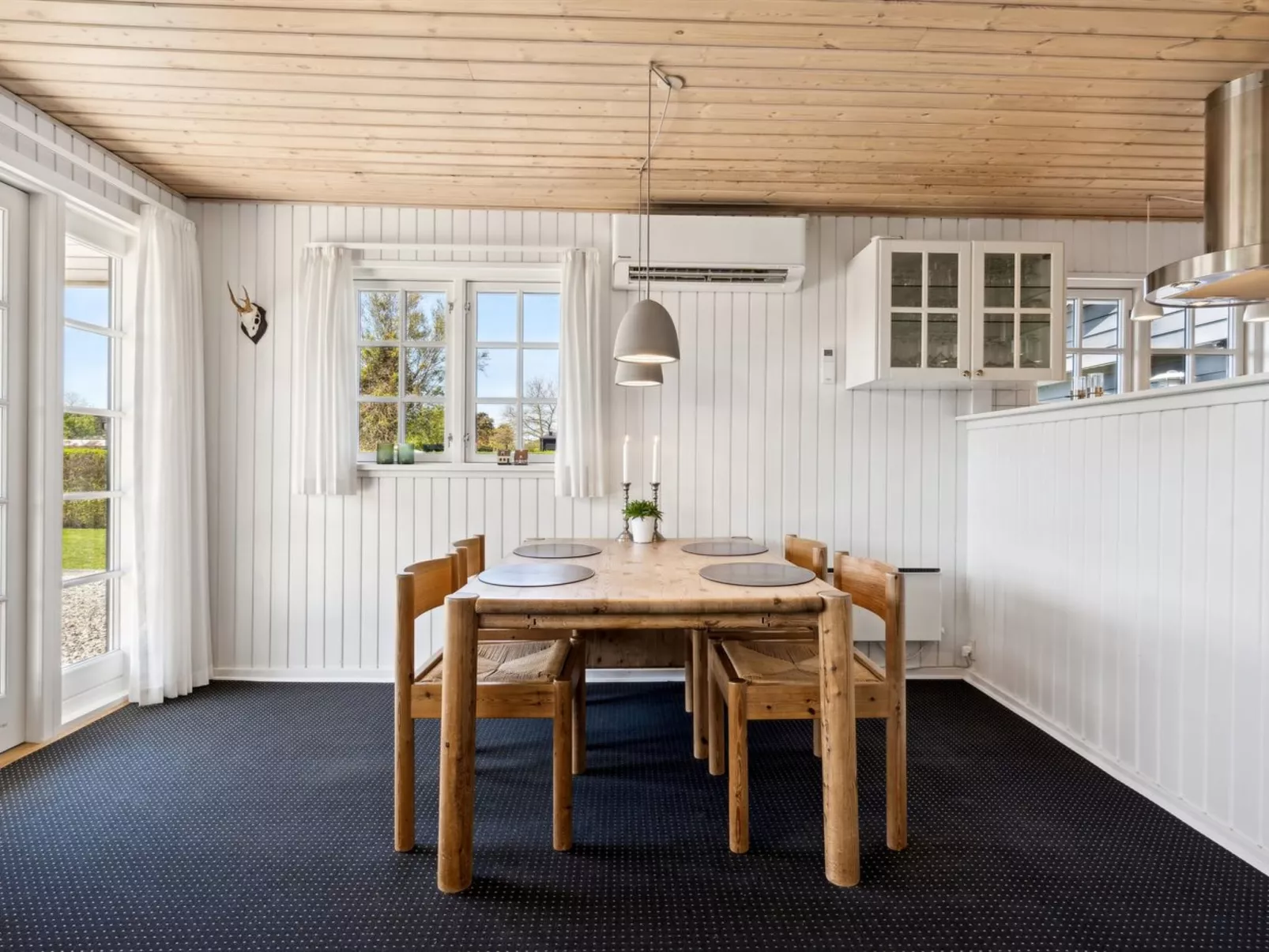 "Ekatarina" - 125m from the sea-Binnen