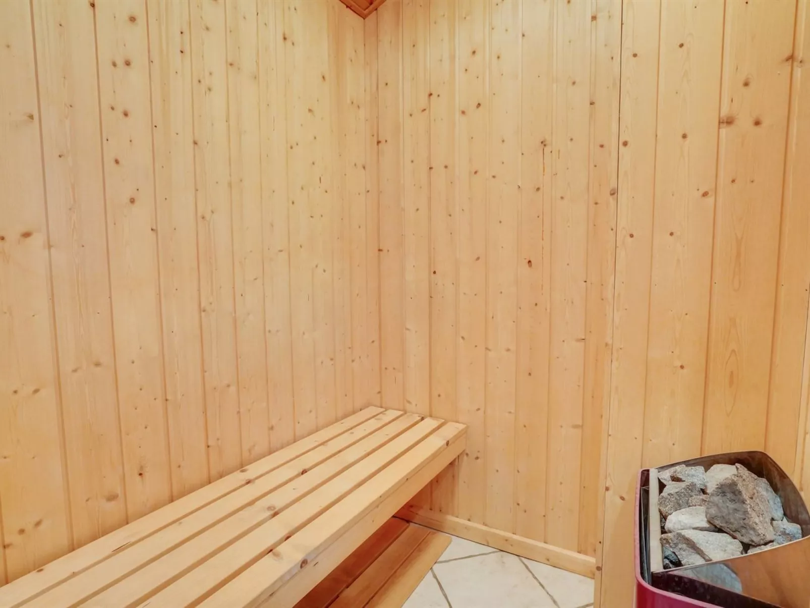 "Henkil" - 700m from the sea-Binnen