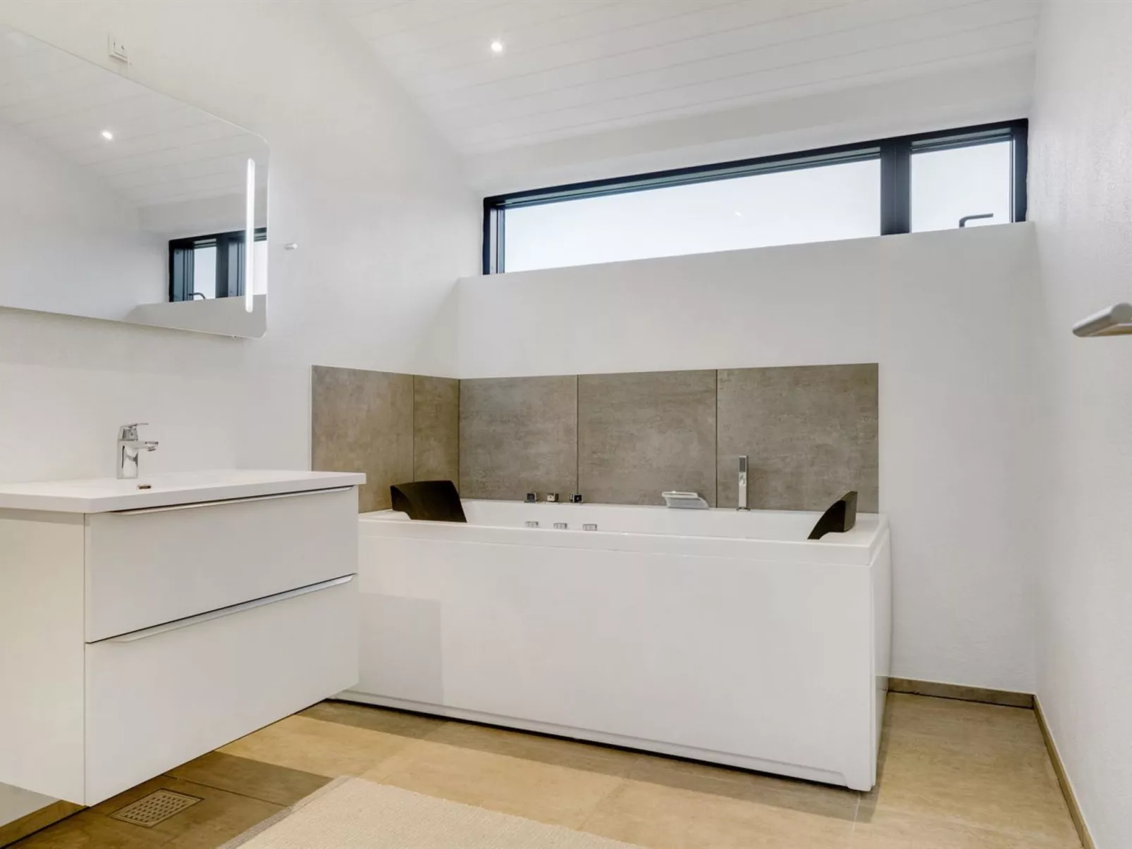 "Claus" - 500m from the sea-Binnen