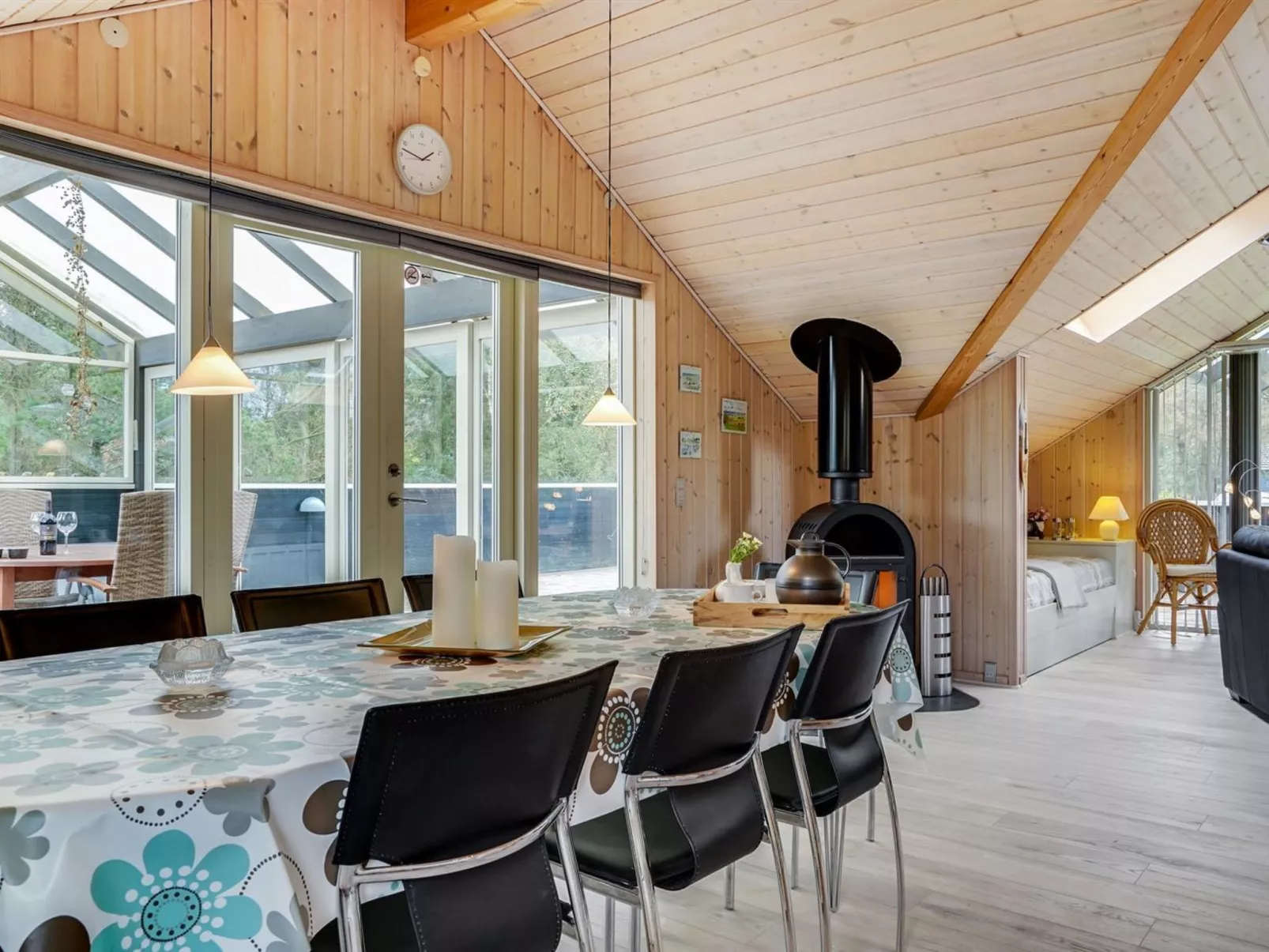 "Medard" - 2km from the sea-Binnen