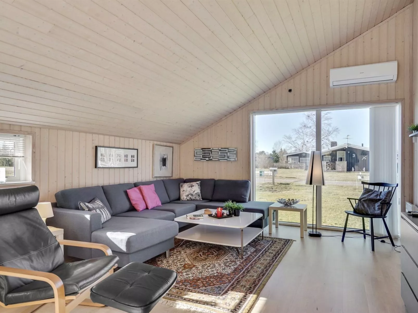 "Jil" - 750m from the sea-Binnen