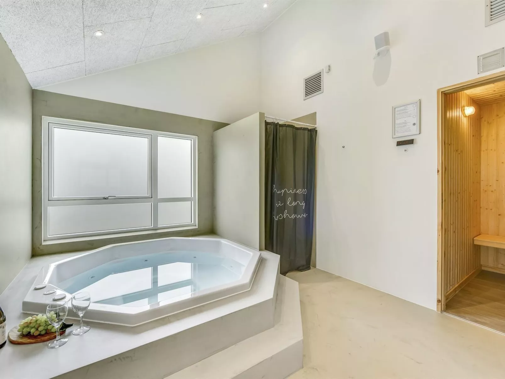 "Swante" -  from the sea-Binnen