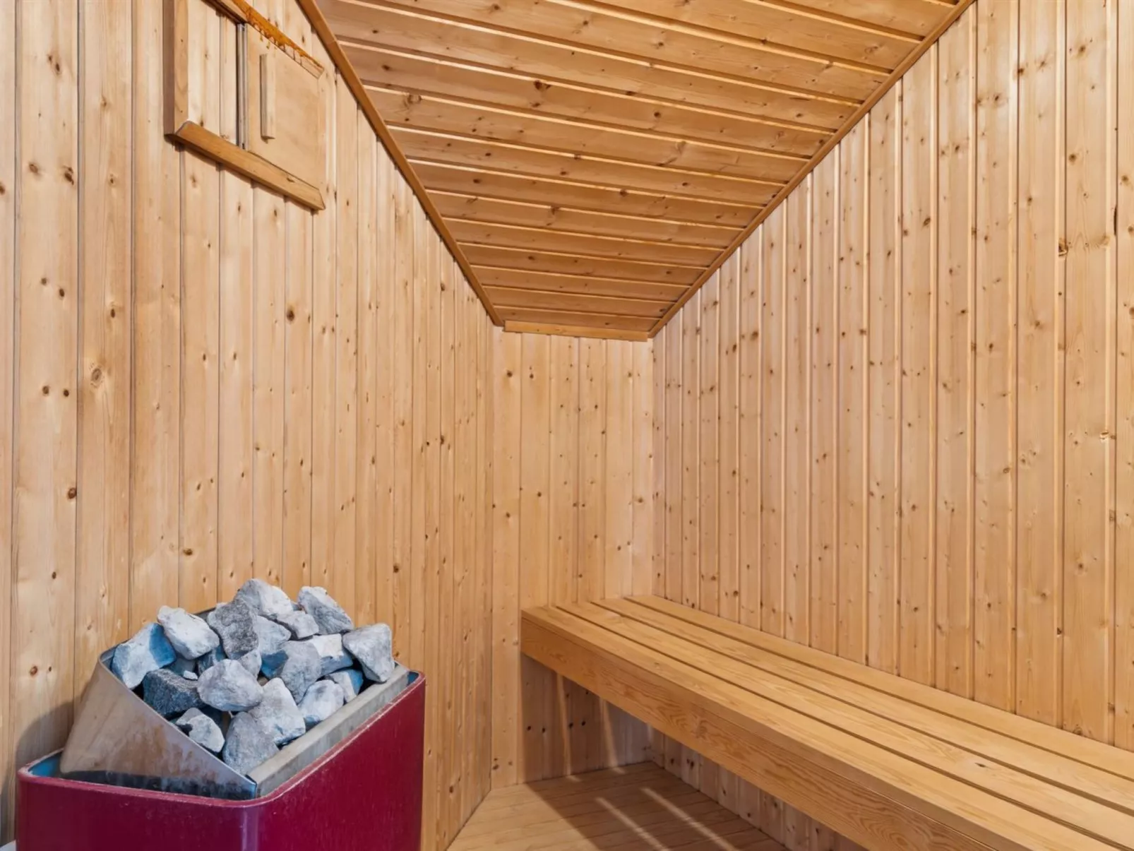 "Dolores" - 100m from the sea-Binnen