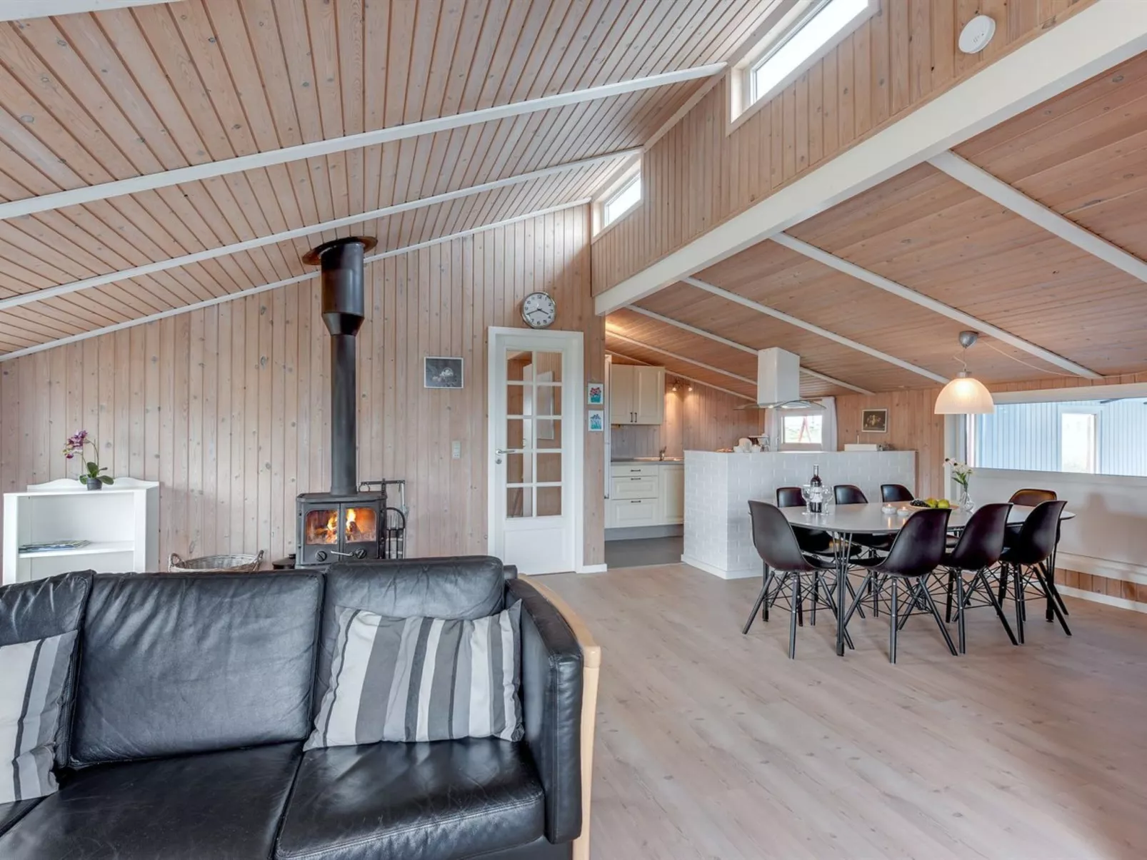 "Mogens" -  from the sea-Binnen