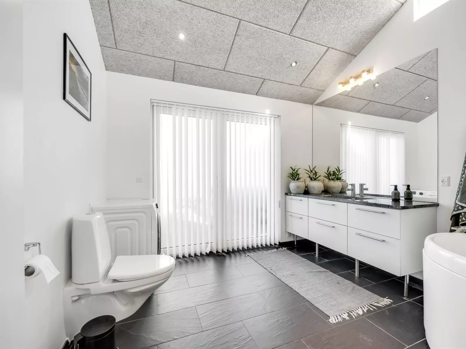 "Antonie" - 95m from the sea-Binnen