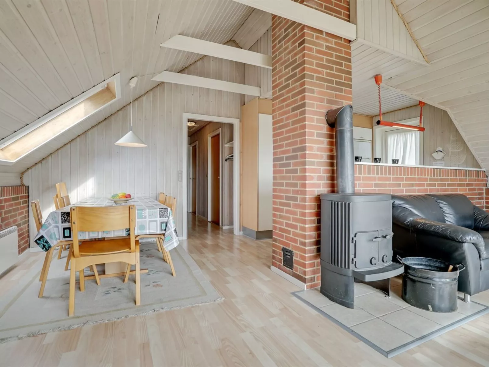 "Felina" -  from the sea-Binnen