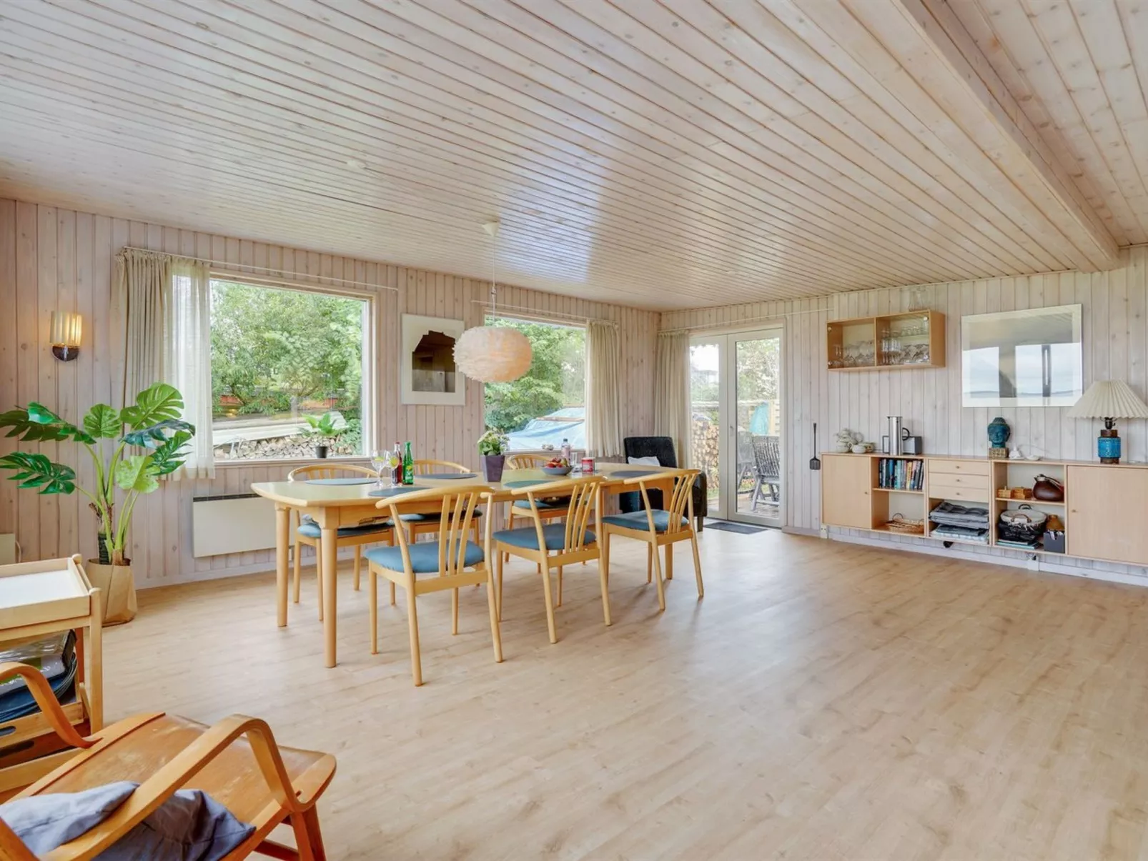 "Sigurd" - 20m from the sea-Binnen