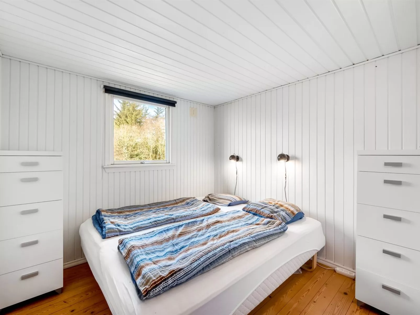 "Heera" - 100m to the fjord-Binnen