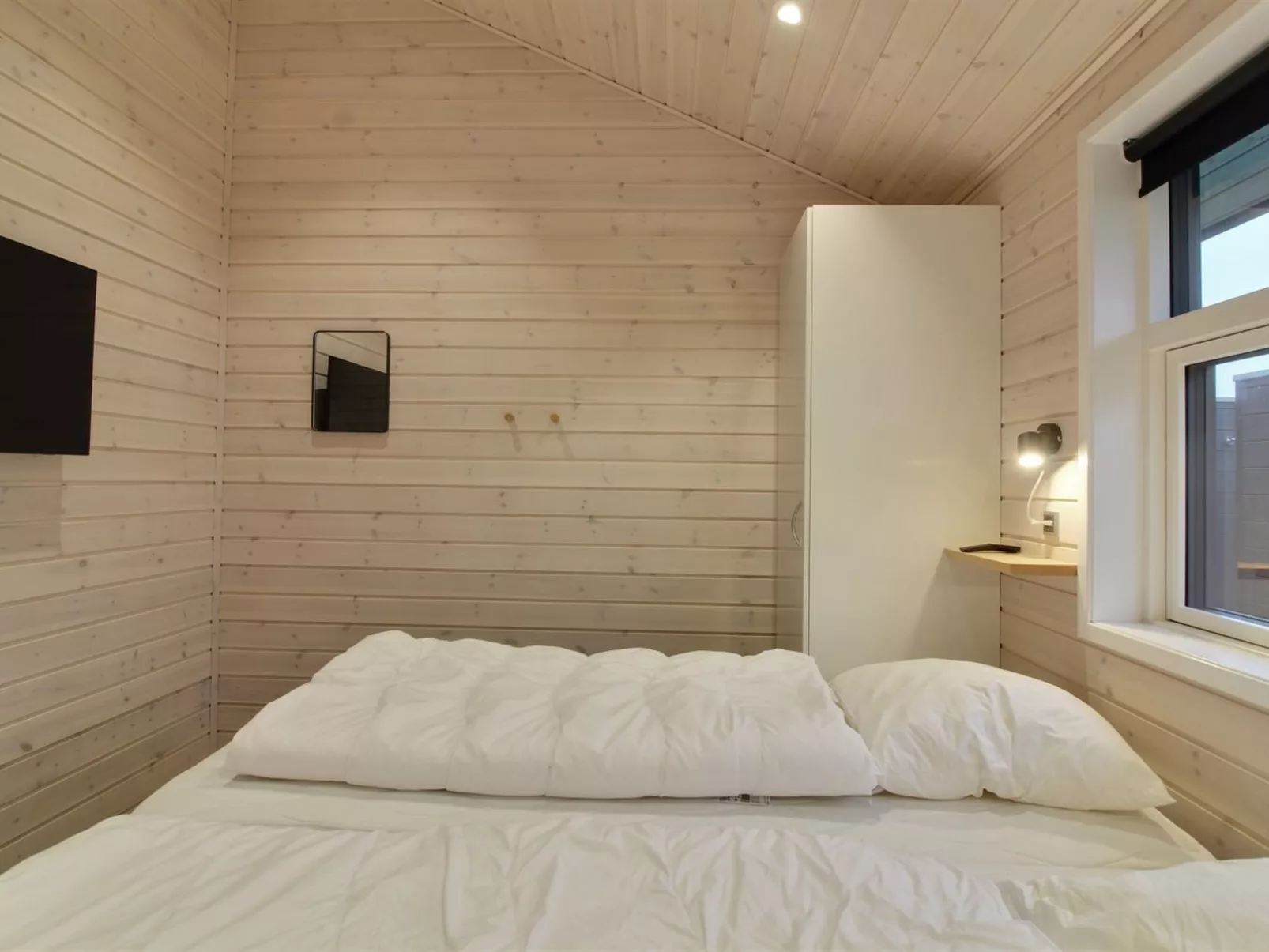 "Amitola" - 700m from the sea-Binnen