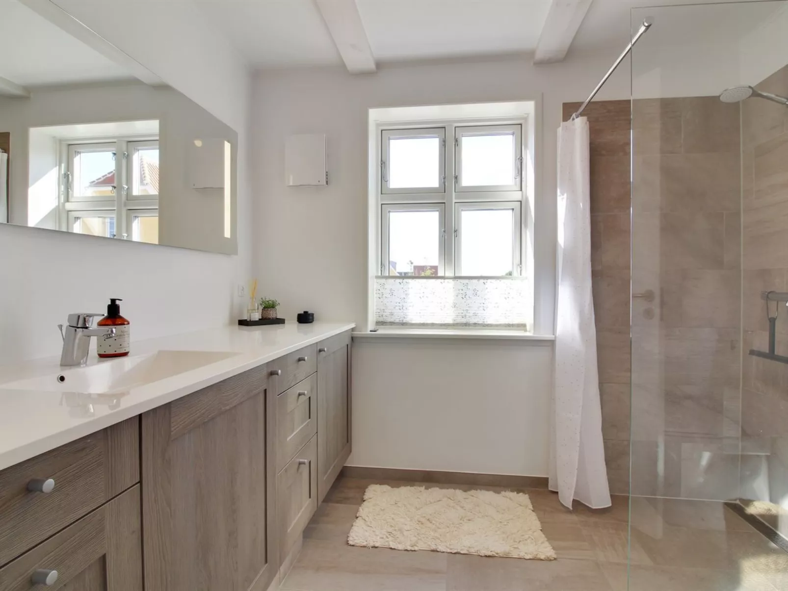 "Gine" - 1.5km from the sea-Binnen