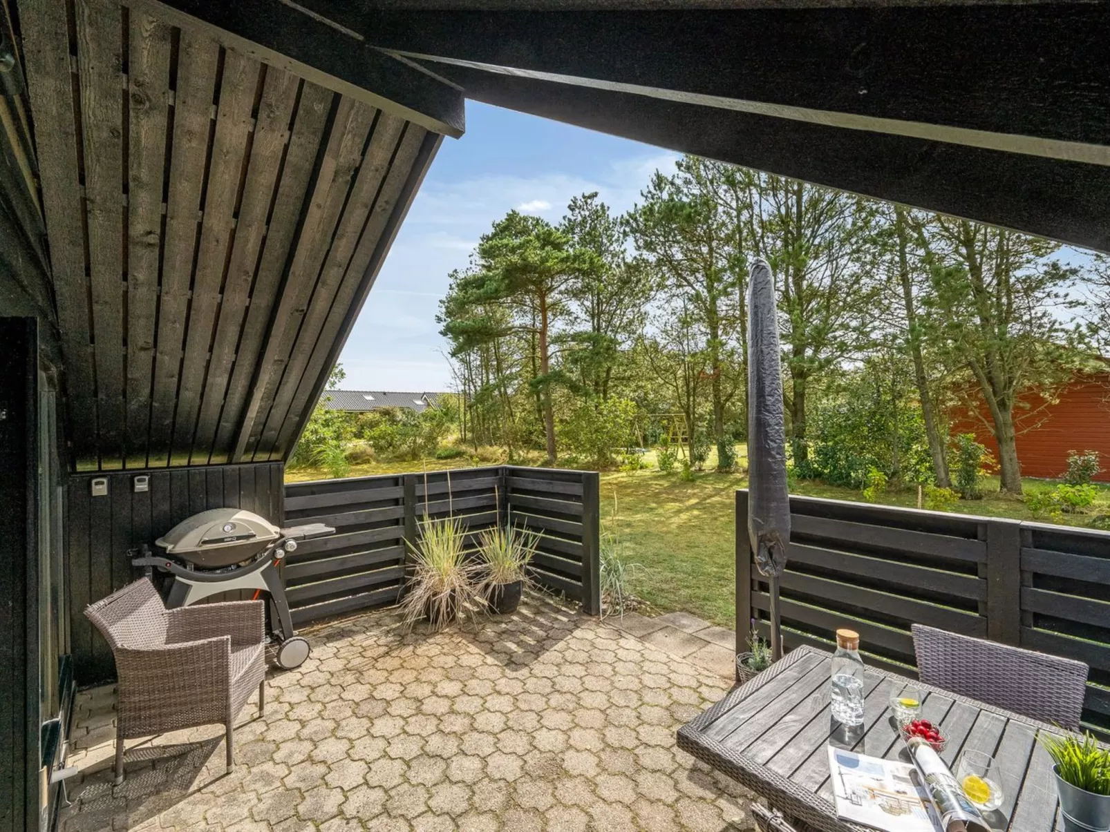 "Raita" - 350m to the fjord-Buiten