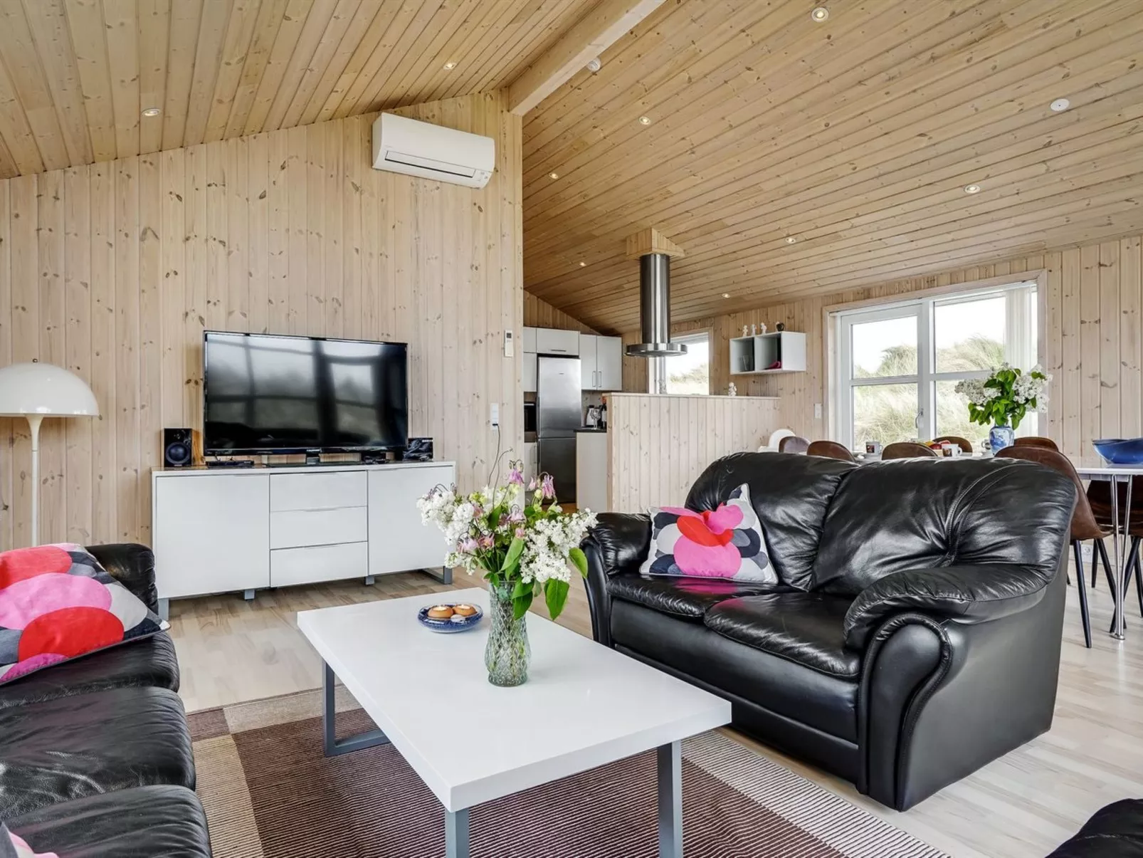 "Frido" - 400m from the sea-Binnen