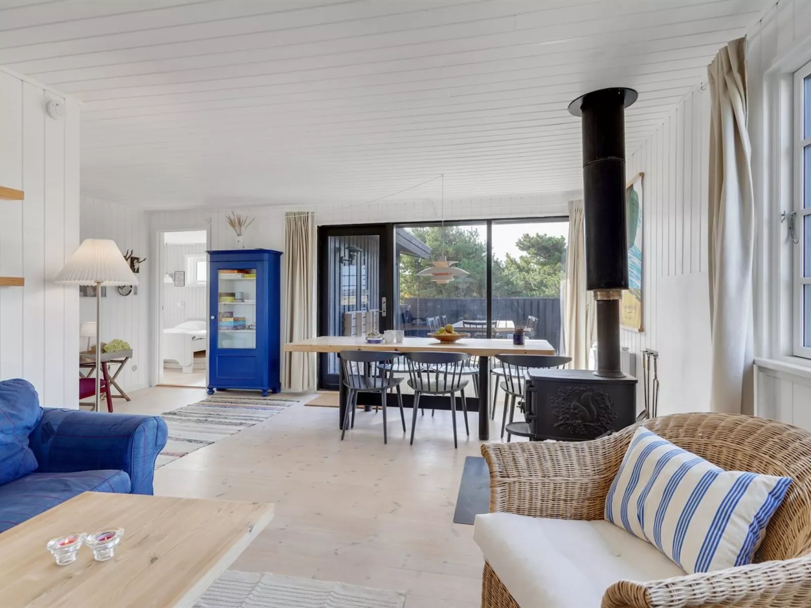 "Aleksi" - 500m from the sea-Binnen