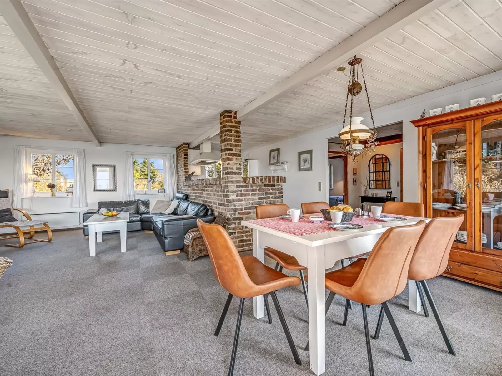 "Bjart" - 50m to the fjord-Binnen