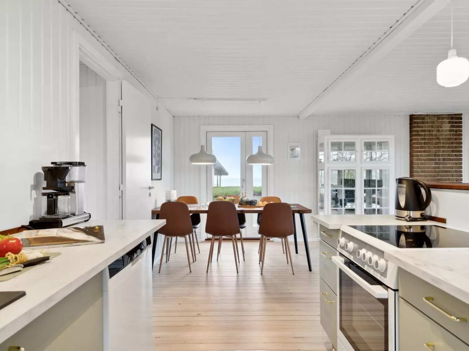 "Arho" - 75m from the sea-Binnen