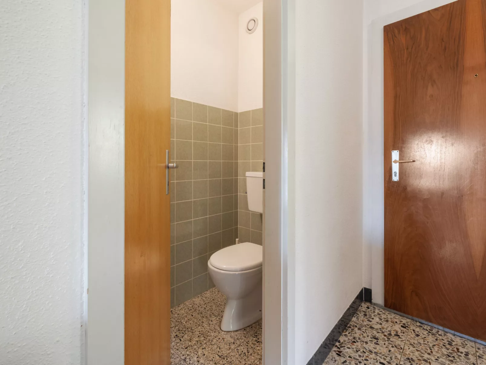 Belmont Est 80-Binnen