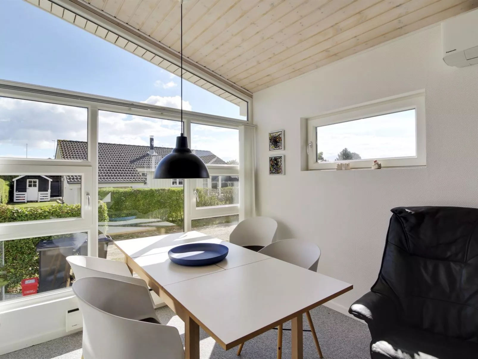 "Emmik" - 150m from the sea-Binnen