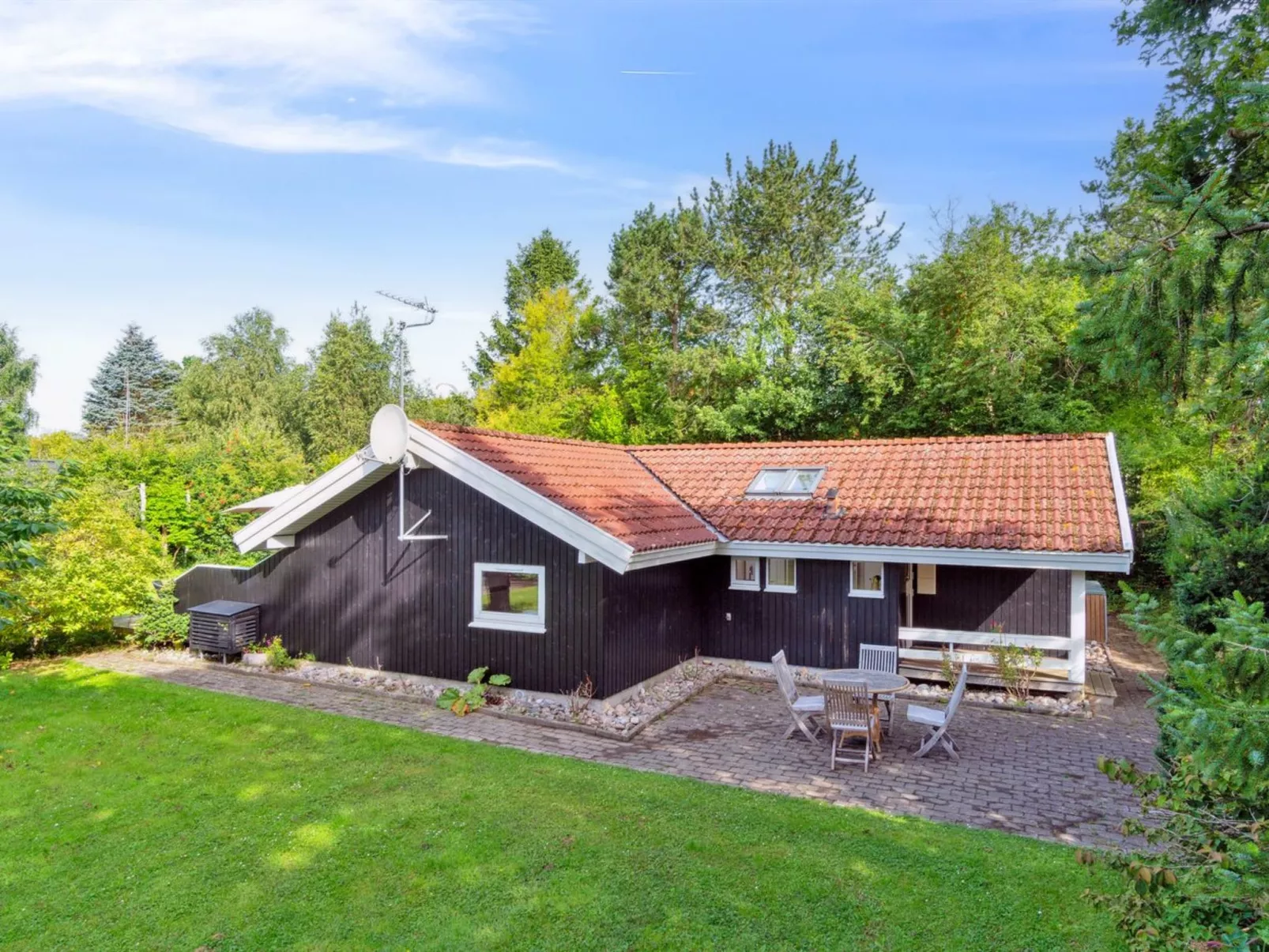 "Batsha" - 350m from the sea-Buiten