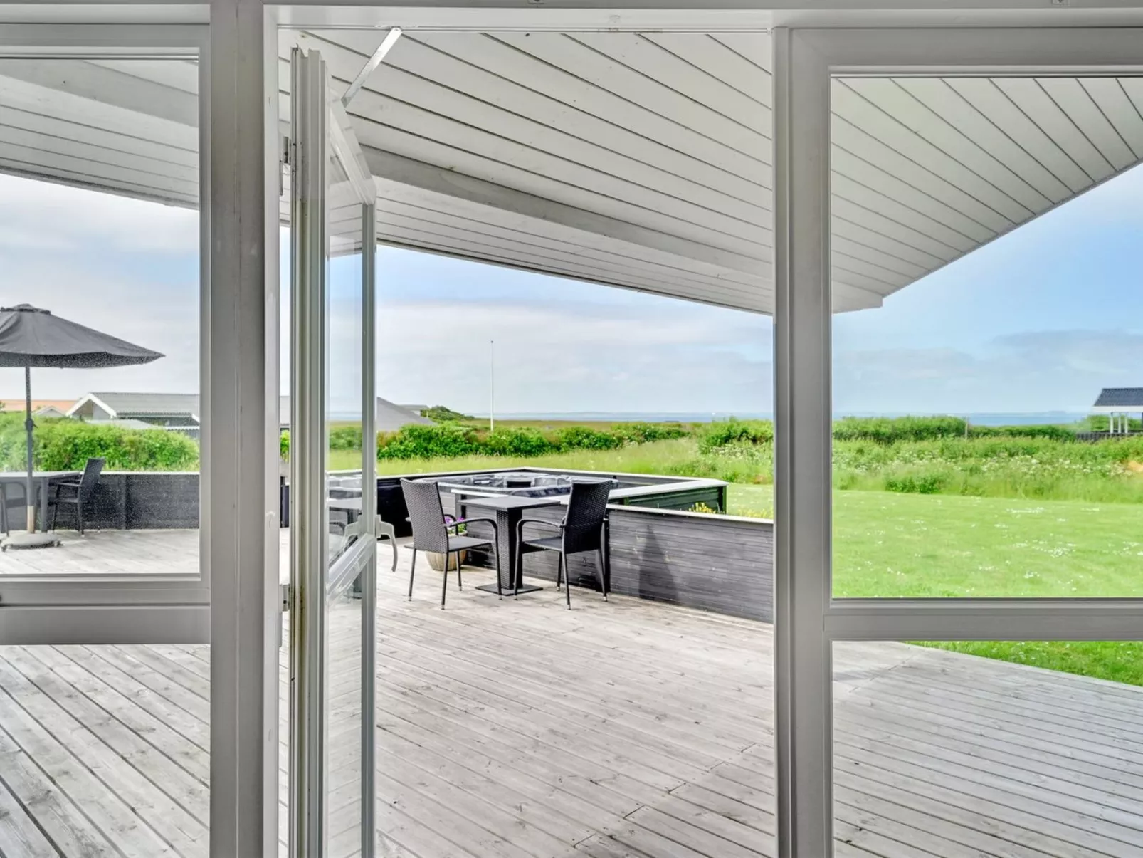 "Nahel" - 150m to the fjord-Buiten