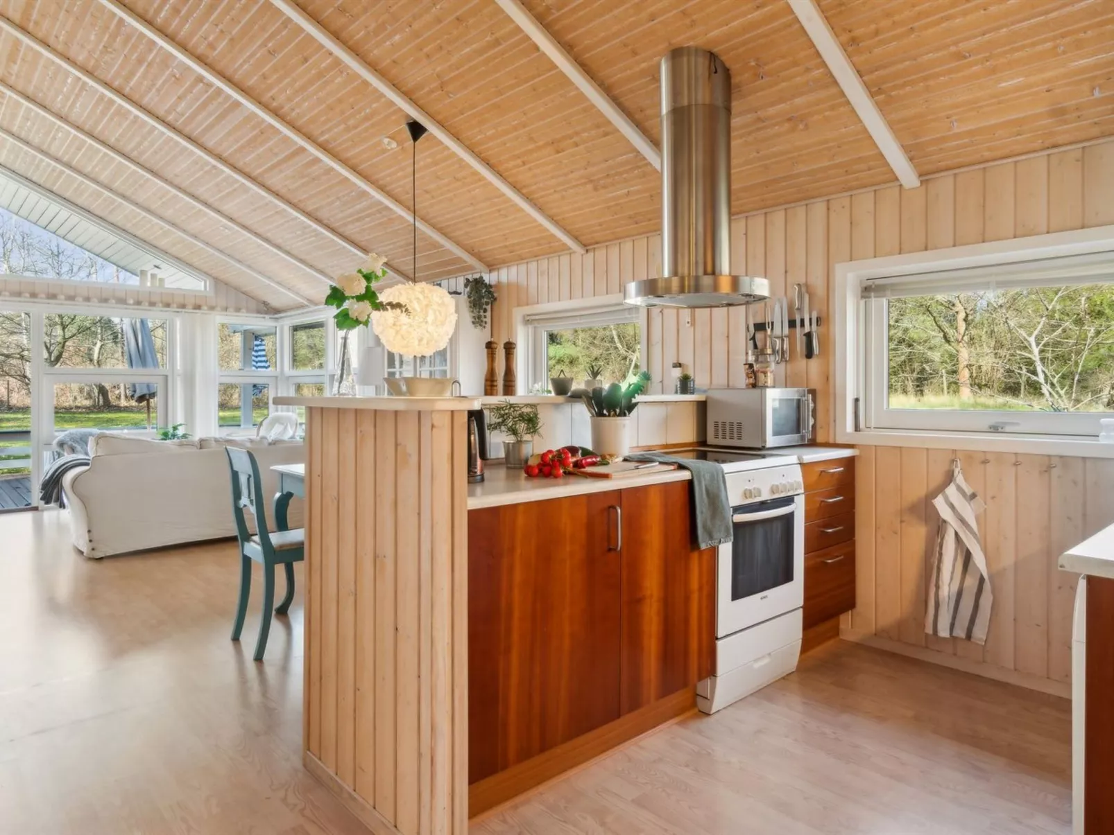 "Amola" - 1.6km from the sea-Binnen