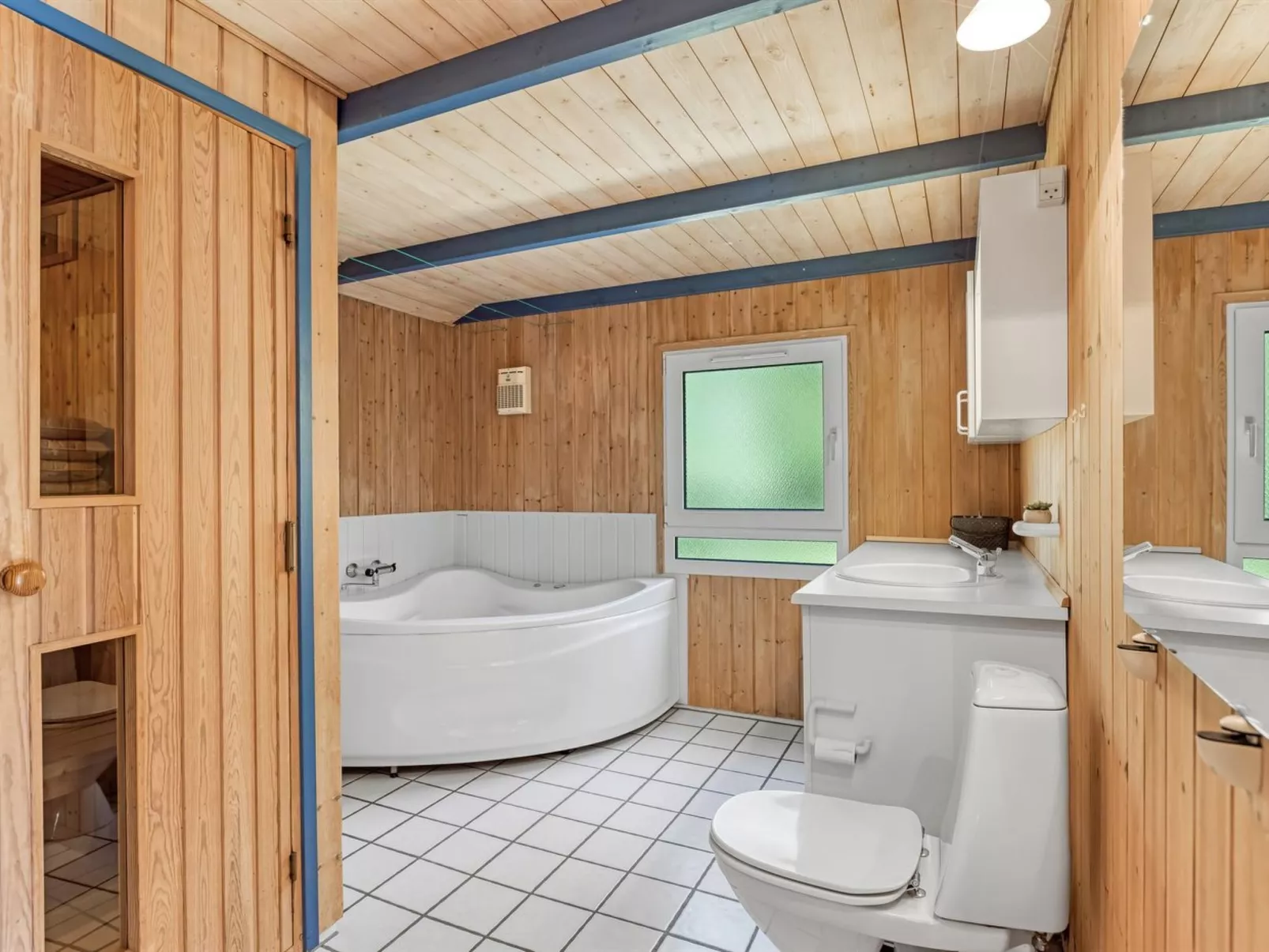 "Imka" - 900m from the sea-Binnen