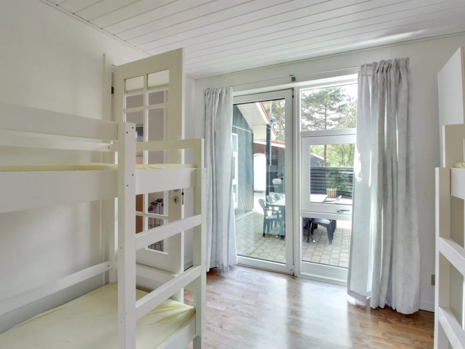 "Flora" - 150m from the sea-Binnen