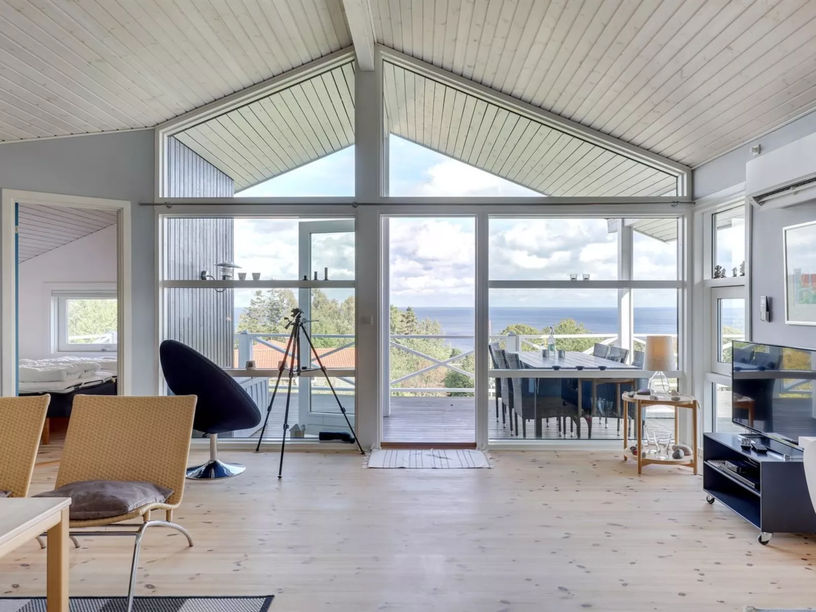 "Tjelle" - 300m from the sea-Binnen