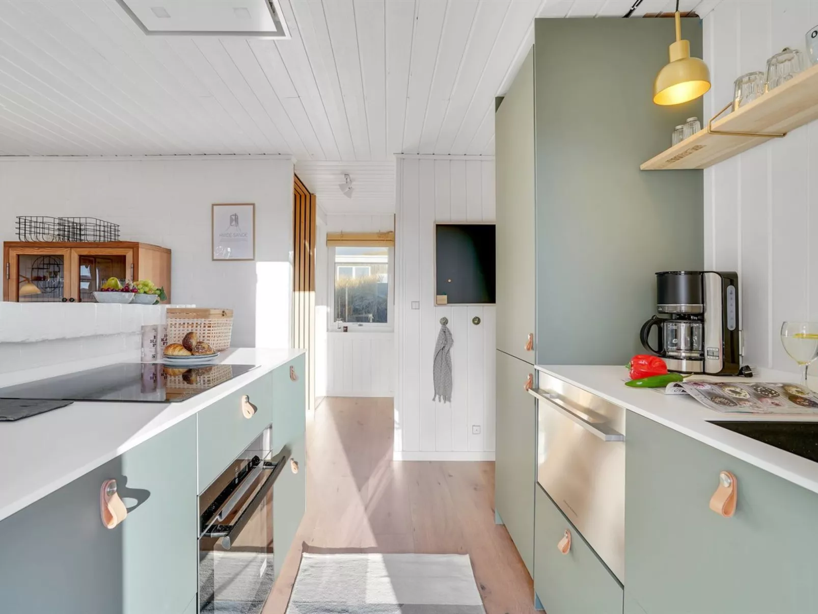 "Assa" -  from the sea-Binnen