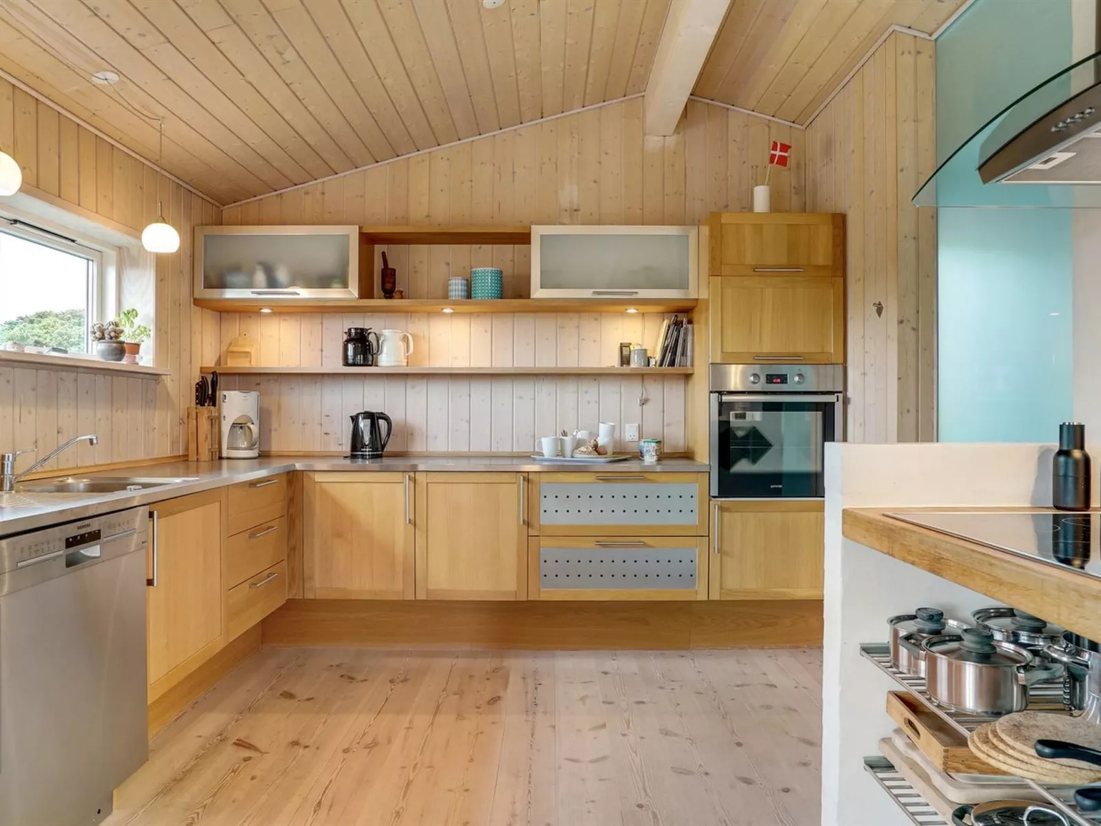 "Josten" - 500m from the sea-Binnen