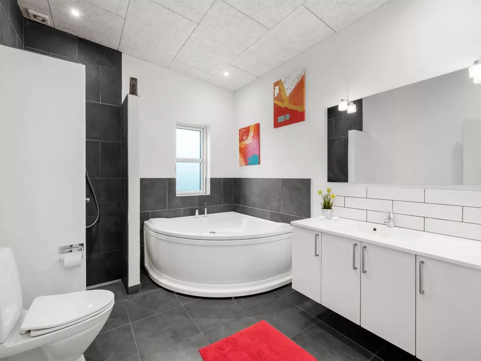 "Jarven" - 500m to the fjord-Binnen