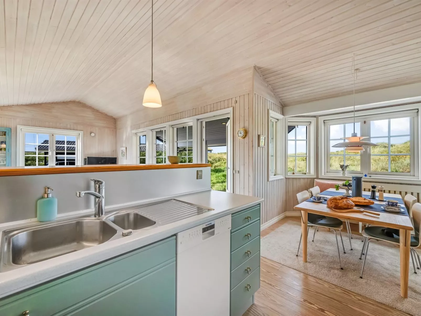 "Aise" - 75m from the sea-Binnen