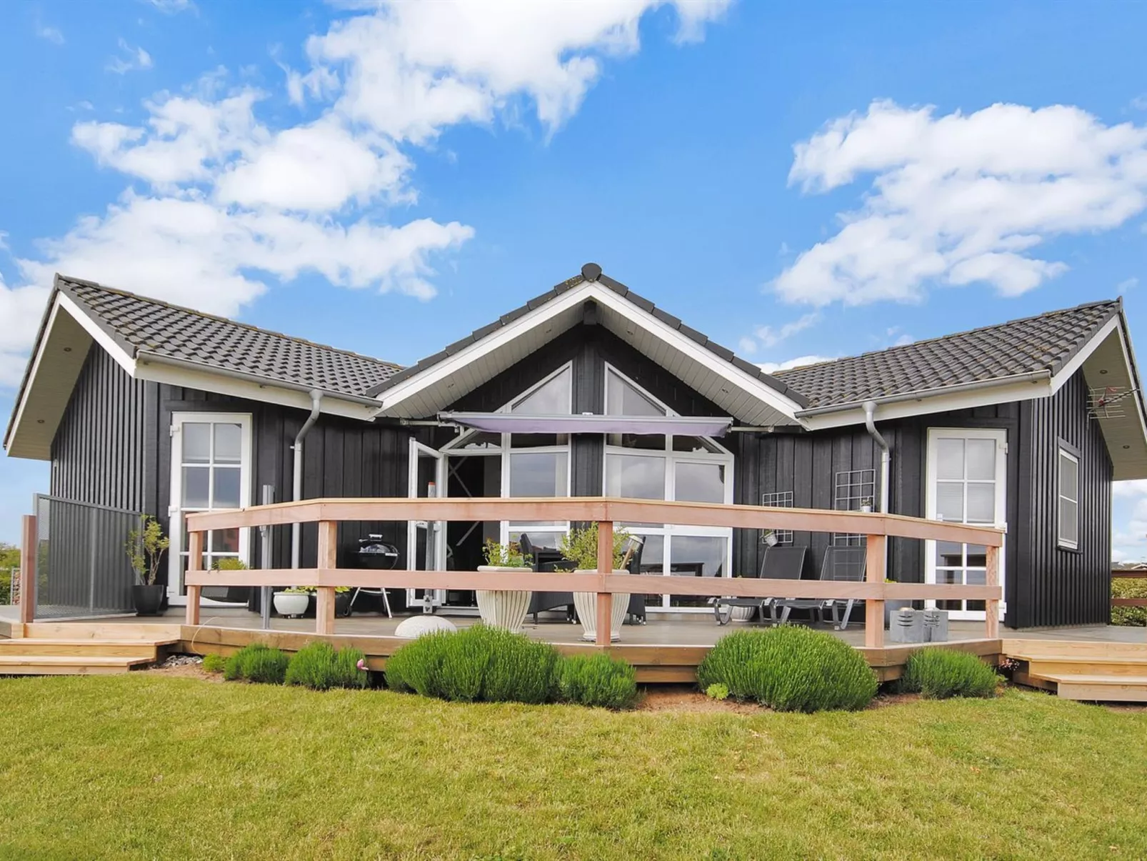 "Eberta" - 200m to the fjord-Buiten