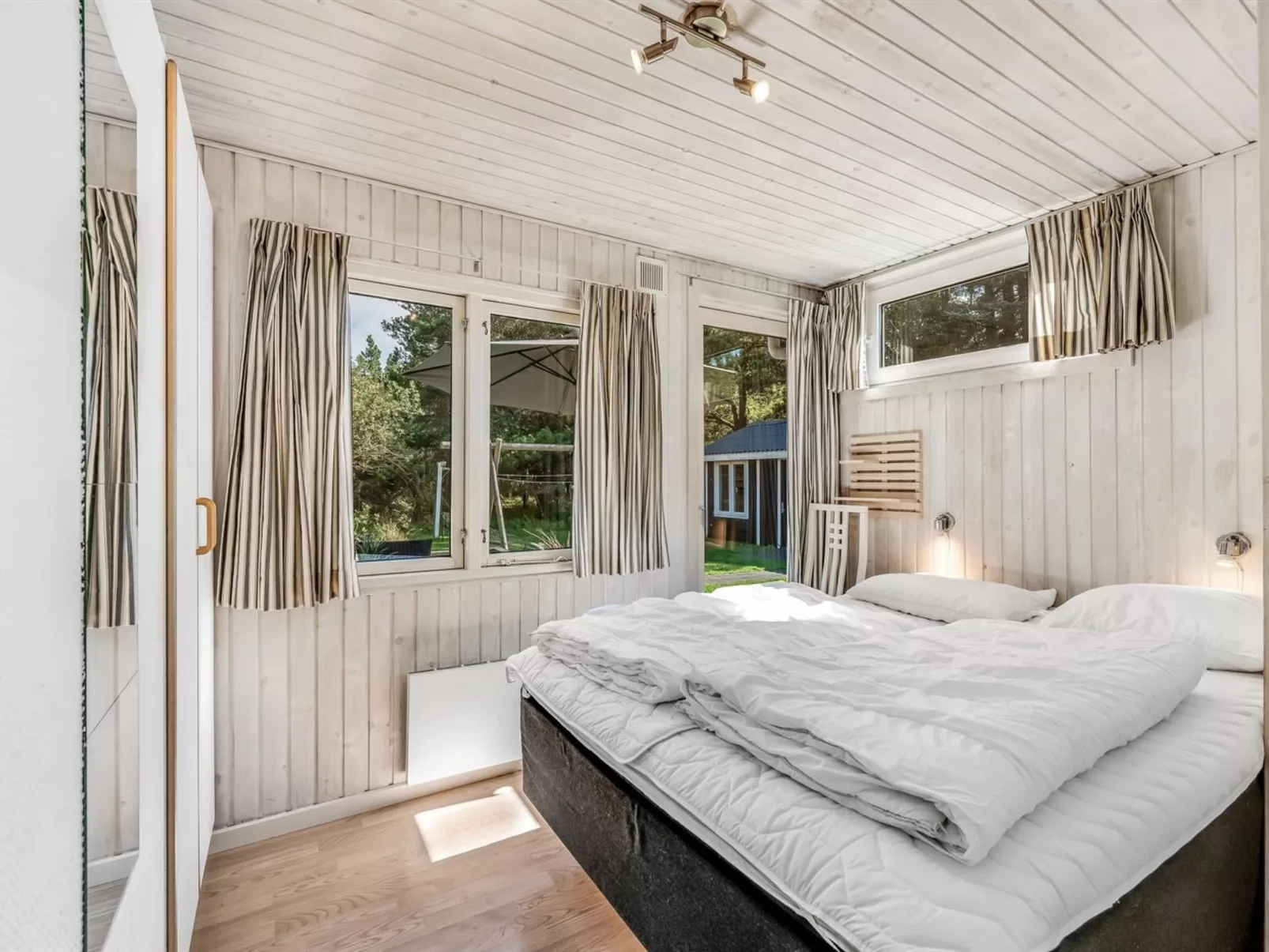 "Yall" - 1km from the sea-Binnen