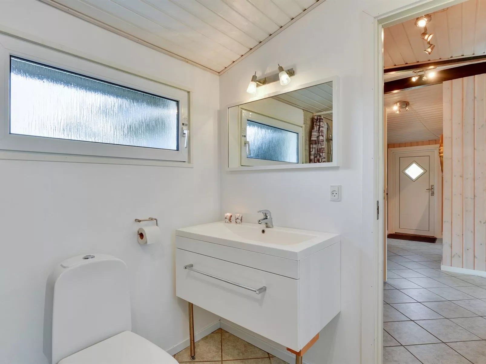 "Jess" -  from the sea-Binnen