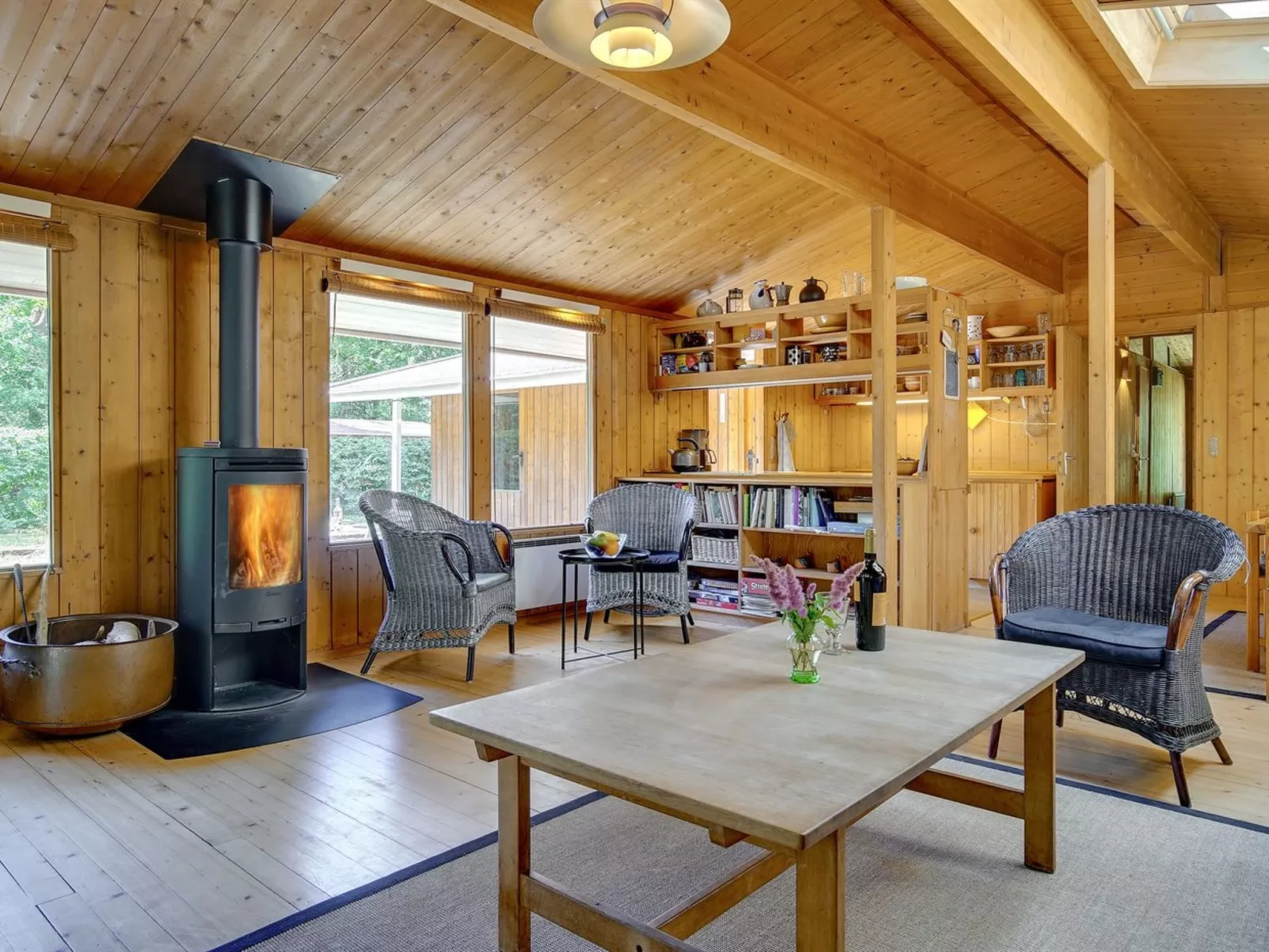 "Myrra" - 10m from the sea-Binnen