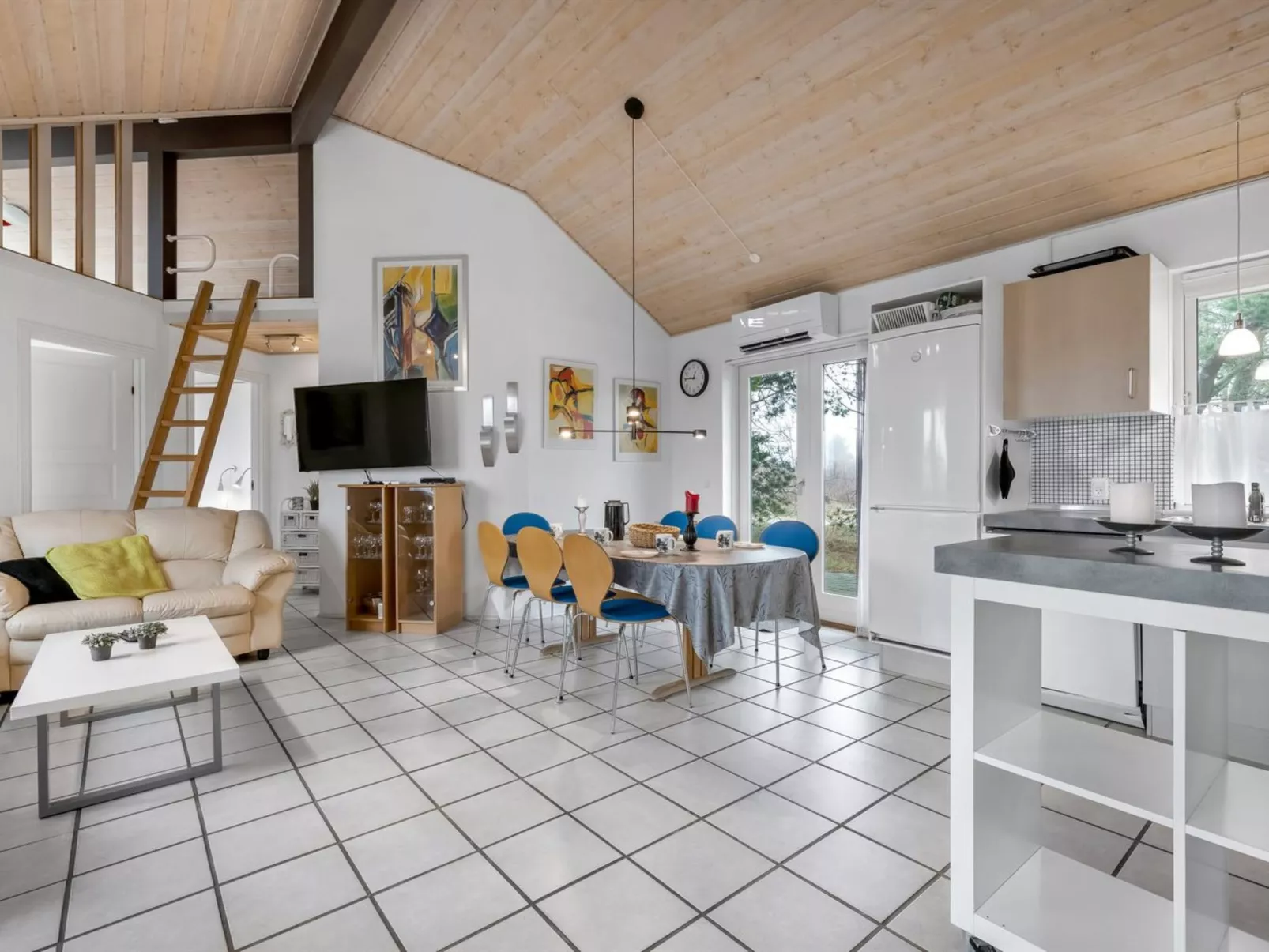 "Tydkil" - 300m to the fjord-Binnen