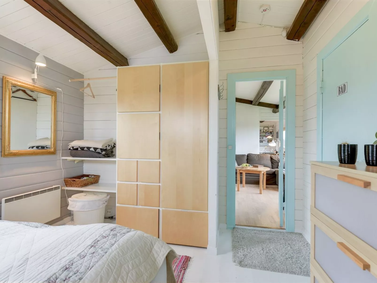 "Ylvie" - 150m from the sea-Binnen