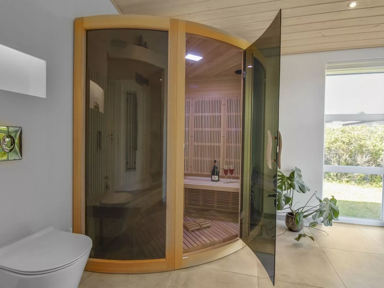 "Hroswitha" - 100m from the sea-Binnen