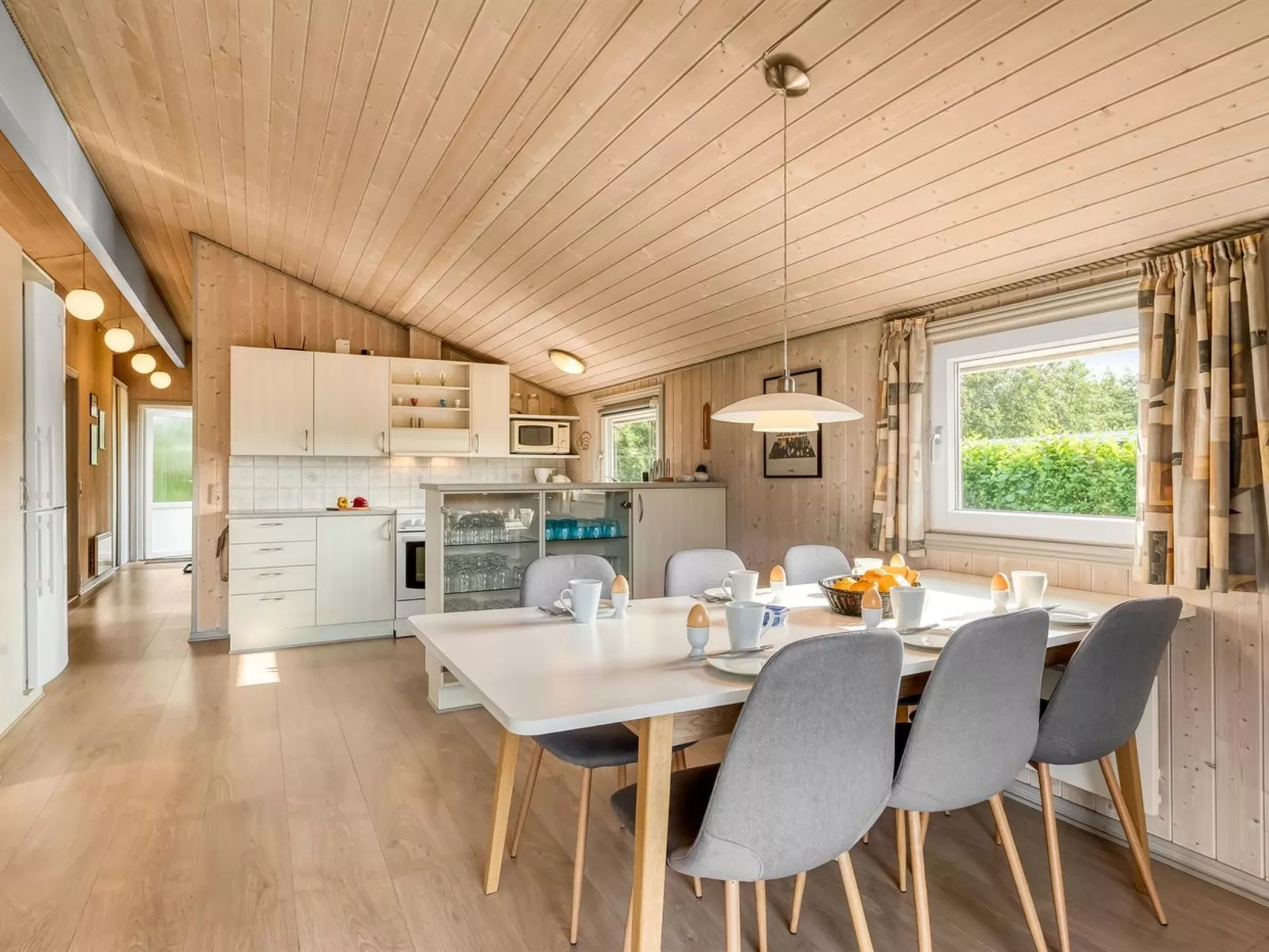 "Robertha" - 800m to the fjord-Binnen