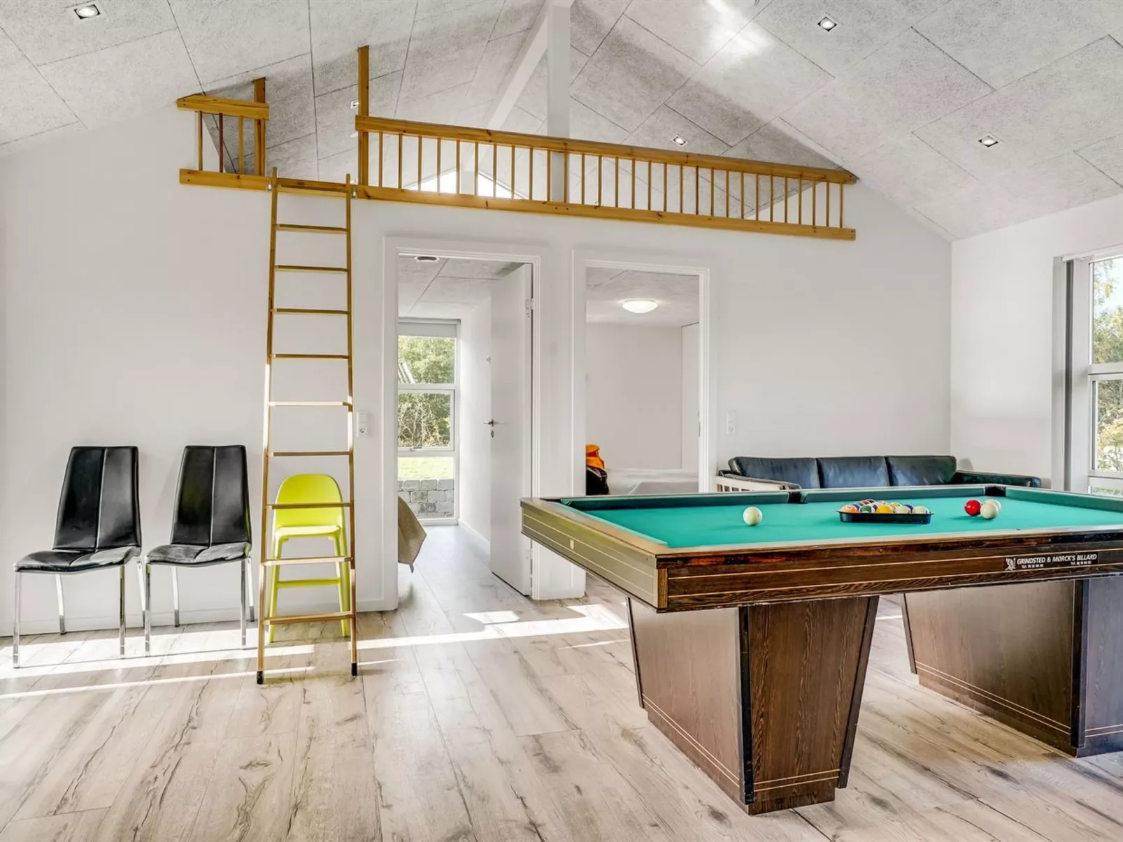 "Geri" - 700m from the sea-Binnen