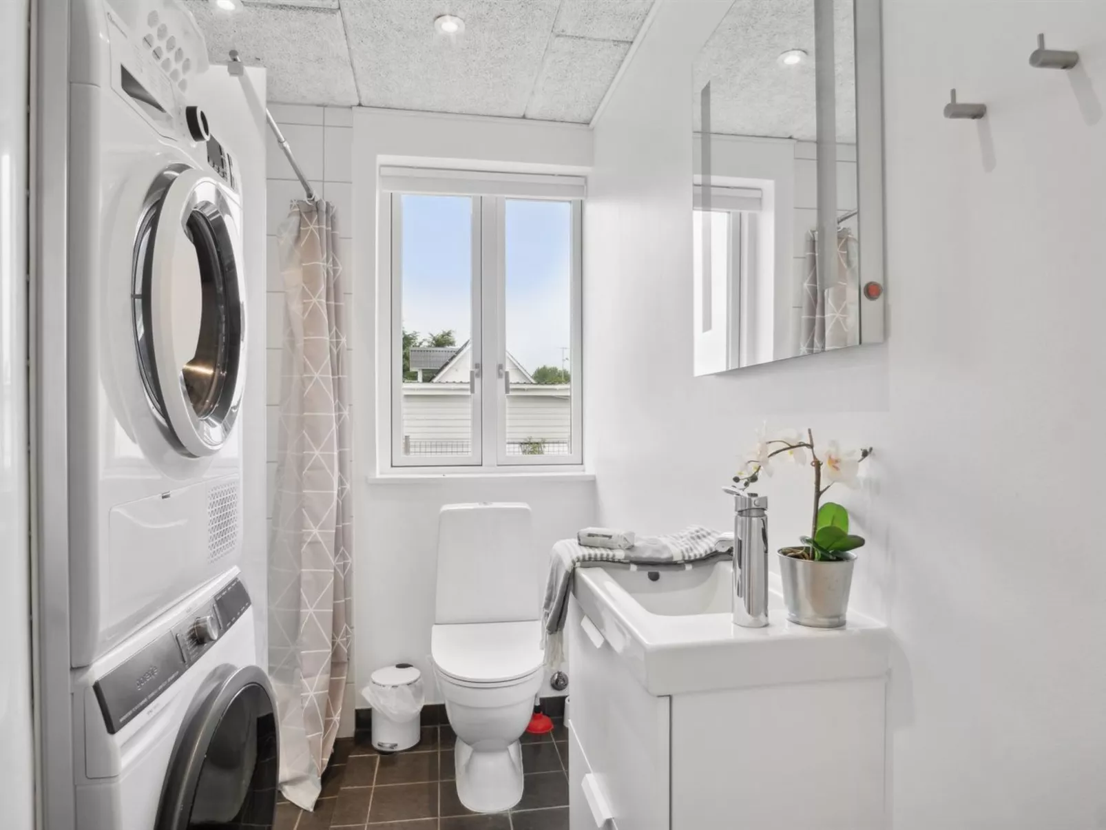 "Janna" - 75m from the sea-Binnen