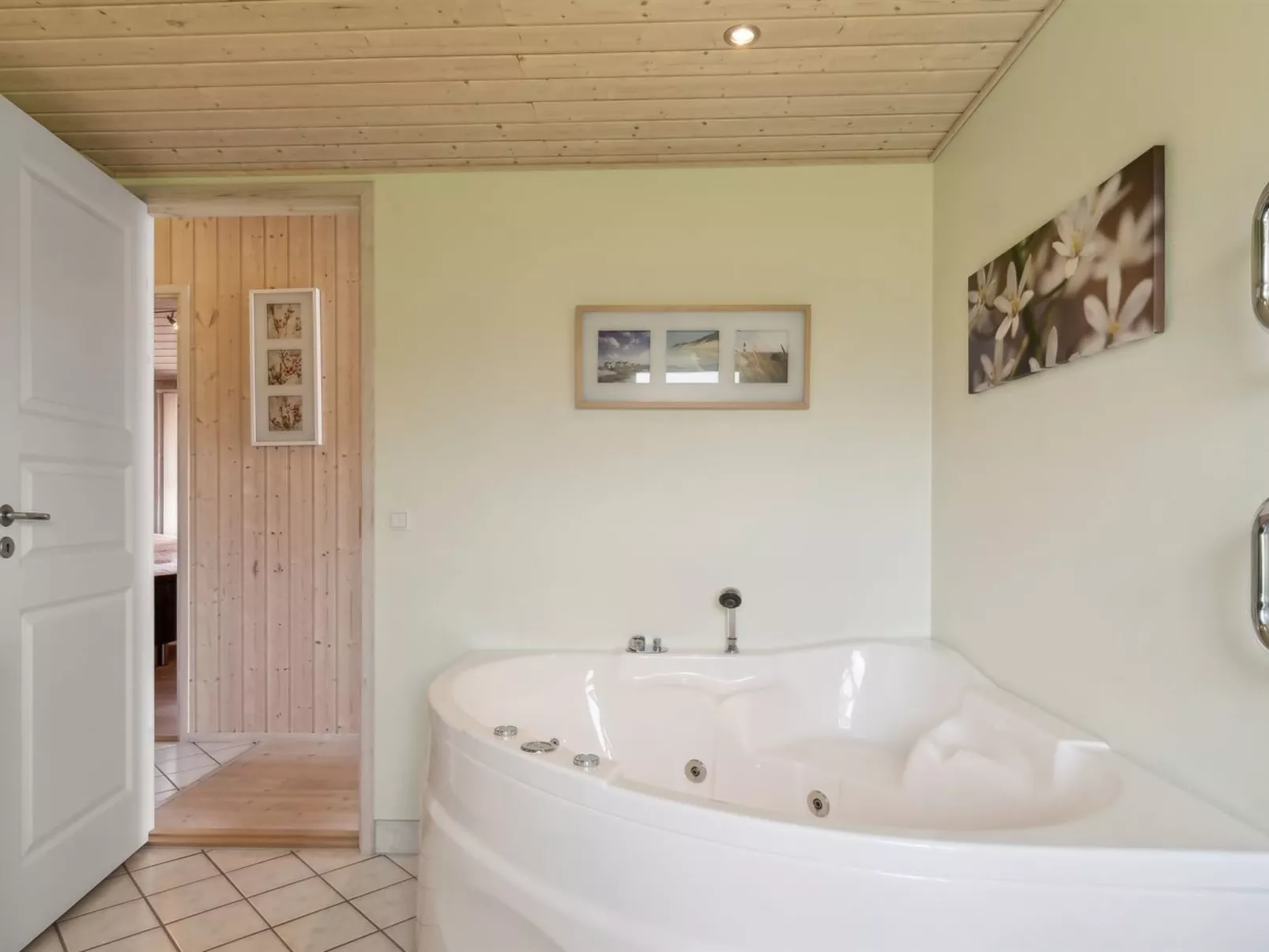 "Blondine" - 1.4km from the sea-Binnen