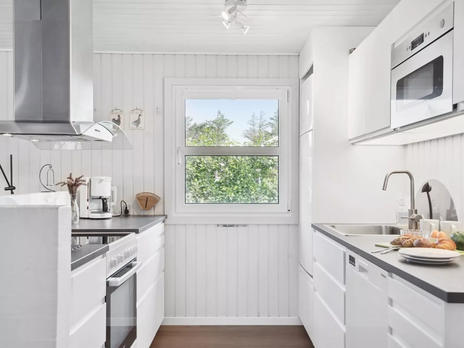 "Ingebore" - 700m from the sea-Binnen