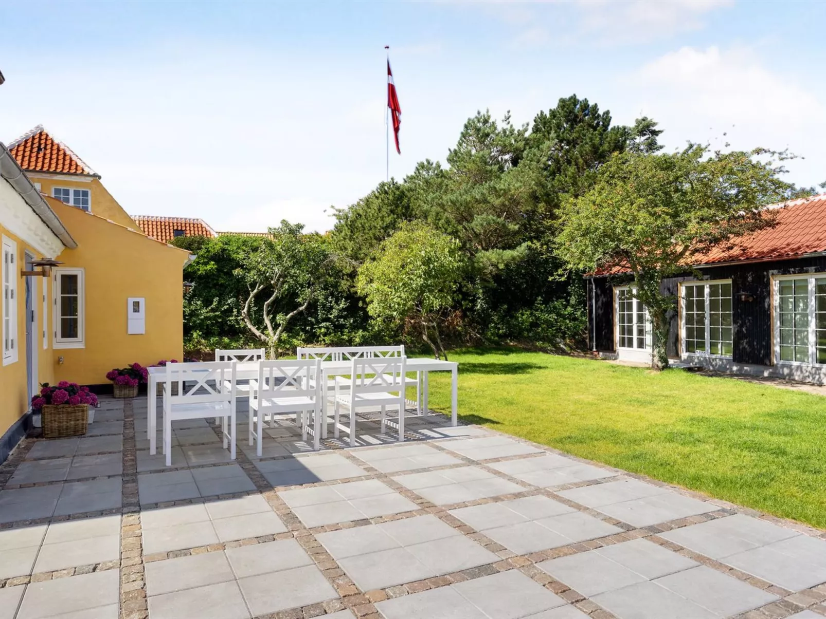 "Karmen" - 100m from the sea-Buiten