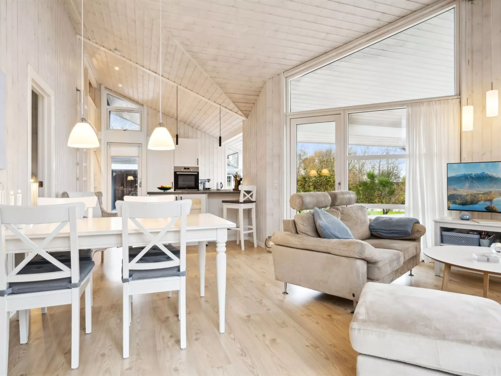 "Harald" - 300m from the sea-Binnen