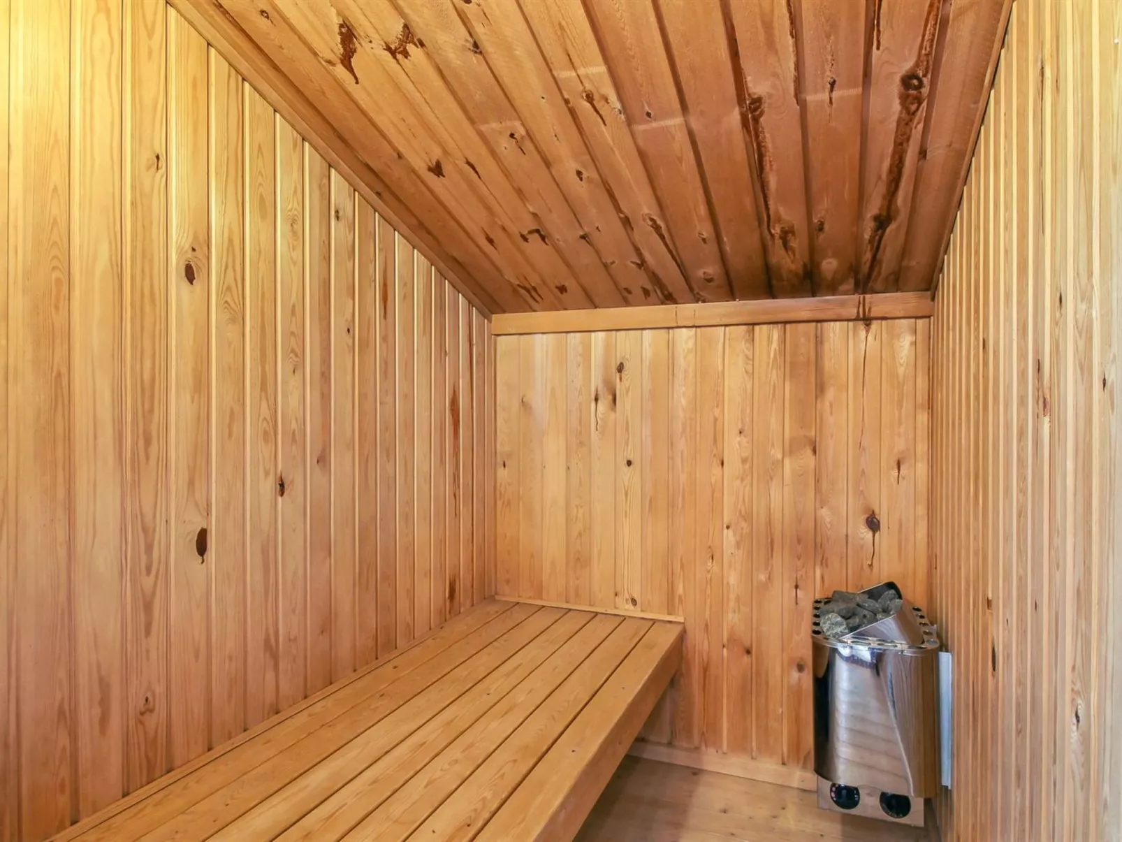 "Amelia" - 350m from the sea-Binnen