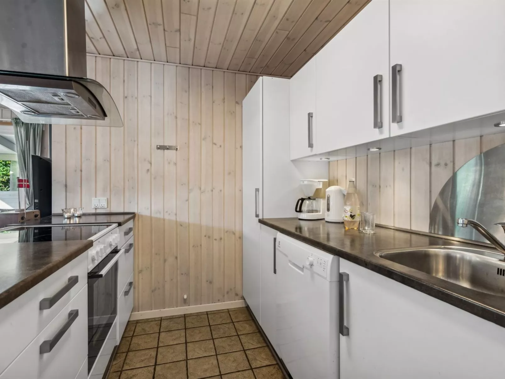 "Viljo" - 30km from the sea-Binnen